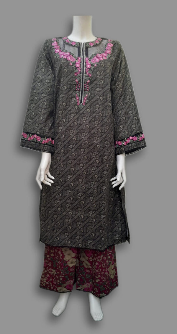 Khaddar suit with floral design